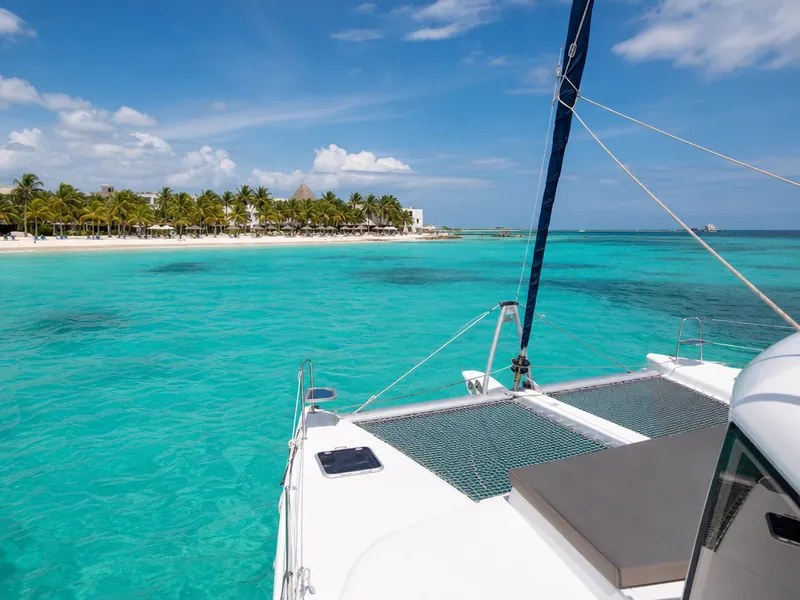Canc&uacute;n: Isla Mujeres Catamaran Tour with Lunch & Snorkel